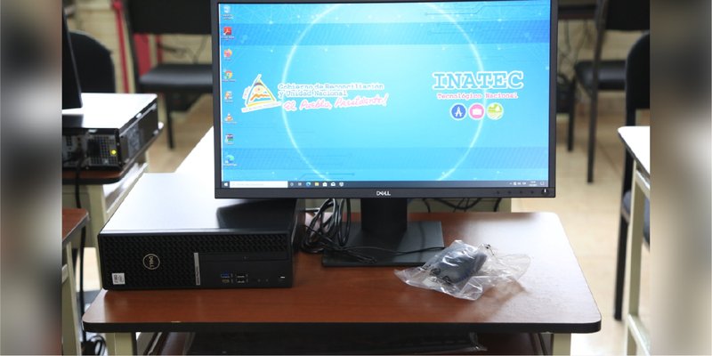 Gobierno Continúa Equipando de  Laboratorios de Computación a Centros Tecnológicos