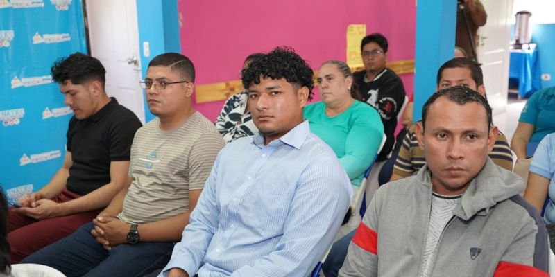 300 Servidores Públicos del Sistema Educativo Nacional Inician formación en inglés