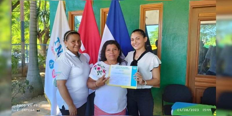 Realizan en Villa El Carmen promoción de egresados de cursos en Agro Industrialización