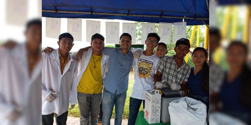 Estudiantes Técnicos de Veterinaria comparten sus aprendizajes con las familias de Nueva Guinea