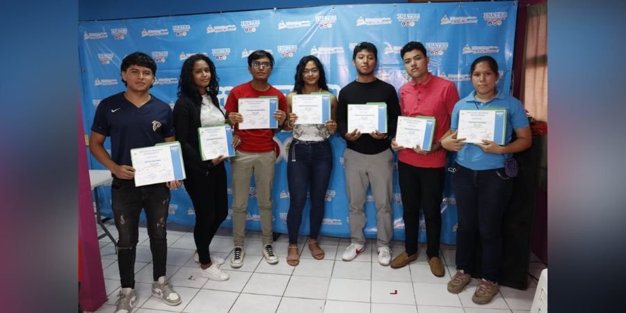 1,060 Protagonistas finalizan cursos de inglés en Managua