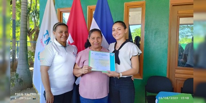 Realizan en Villa El Carmen promoción de egresados de cursos en Agro Industrialización