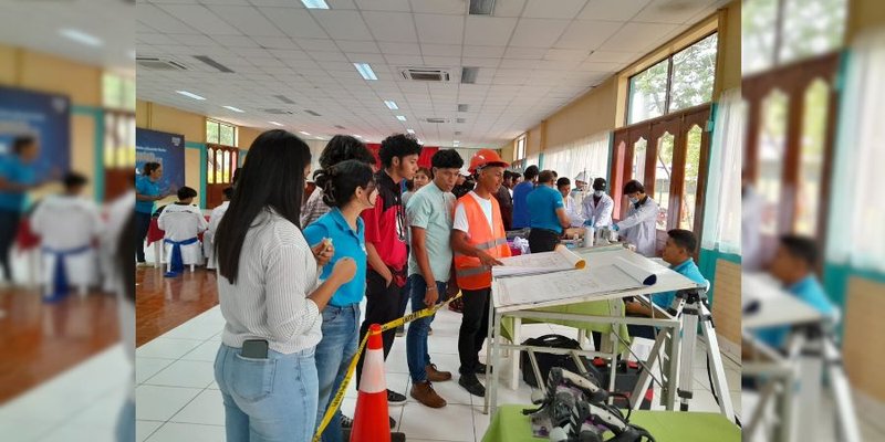 Desarrollan Festival Tecnológico en el Centro Técnico Simón Bolívar