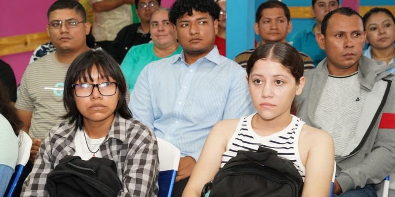 300 Servidores Públicos del Sistema Educativo Nacional Inician formación en inglés