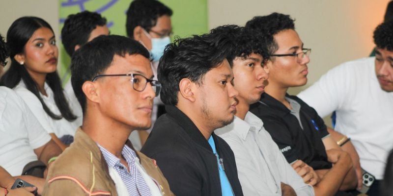 Realizan en Managua la conferencia “Creatividad e innovación disruptiva” rumbo al Hackathon Nicaragua 2025