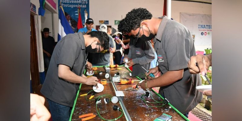 Concurso de Habilidades y Conocimientos en Conmutados y Arranque por Estudiantes Técnicos de Rivas