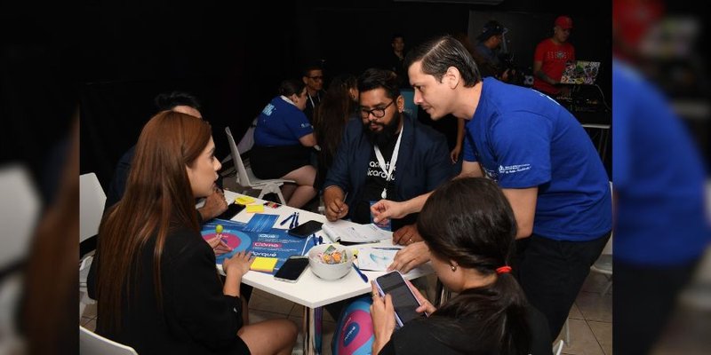 Talentosos Creadores de Contenido viven la Experiencia de Hackathon Nicaragua