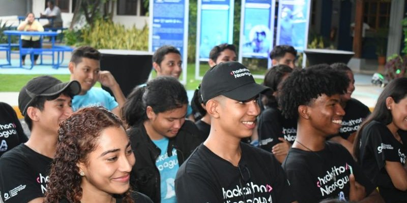Presentación de Aplicaciones Móviles y Webs Ganadoras de Hackathon Nicaragua 2023
