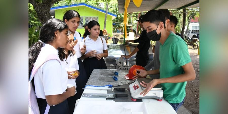 Estudiantes Técnicos de Juigalpa conmemoran paso a la inmortalidad del Comandante Germán Pomares