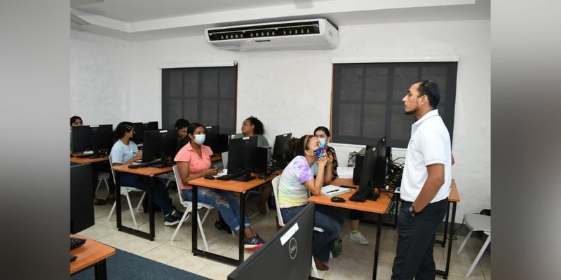 CI Nicaragua realiza Hack Talks con mentes creativas inscritas en Hackathon Nicaragua 2022