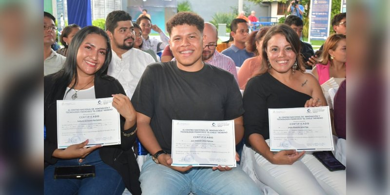 Entrega de Certificados del  Programa de Innovación en Honor a Sandino
