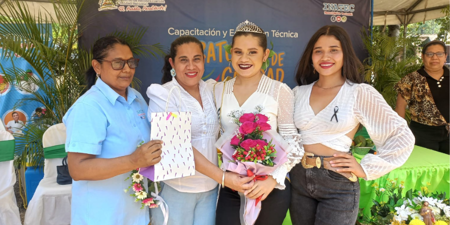 Estudiantes de Palacagüina celebran el Día del Agrónomo nicaragüense.