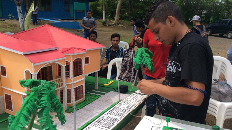 Celebran aniversario del Tecnológico Simón Bolívar