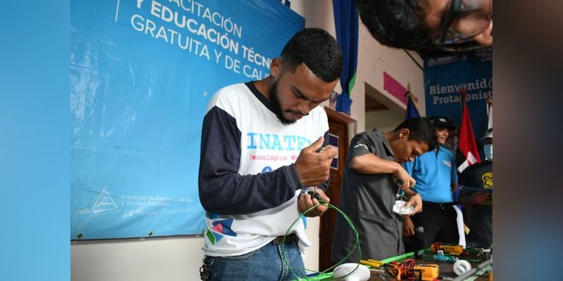 Concurso de Habilidades y Conocimientos en Conmutados y Arranque por Estudiantes Técnicos de Rivas