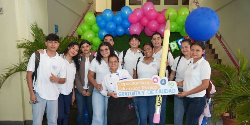 Más de 50 mil estudiantes técnicos inician el segundo semestre con festivales culturales