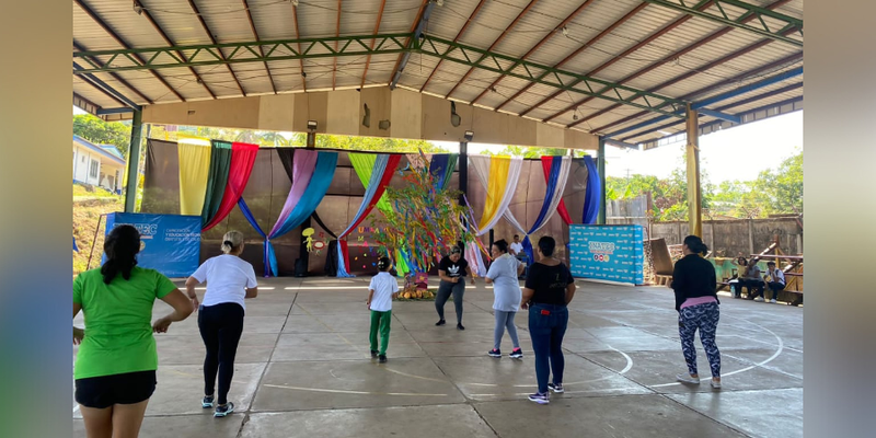 Estudiantes Técnicos de Bluefields se suman a las festividades de Palo de Mayo