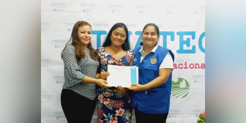 Centro Tecnológico Francisco Rivera entrega certificados a protagonistas del Programa Amor y Cursos Libres