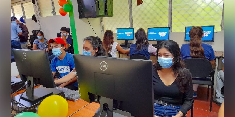 Continúan fortaleciendo Educación Técnica con inauguración de nuevos Laboratorios de Computación