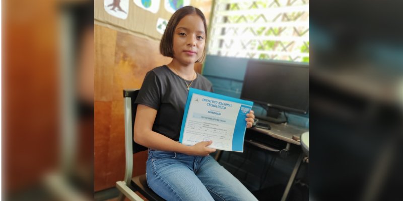 Egresados de Cursos TIC en San Rafael del Sur reciben su certificado