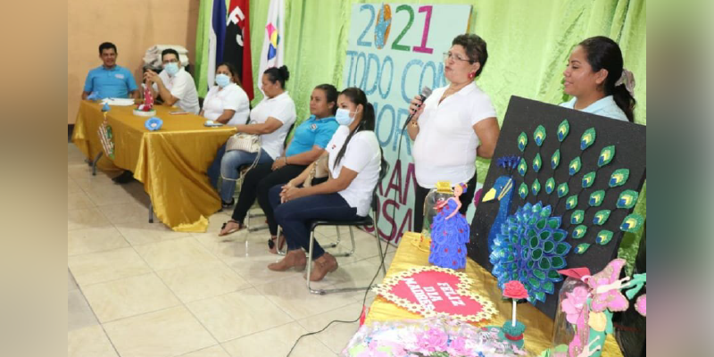 Entregan certificados a protagonistas de Escuelas Municipales de Oficio en El Rama