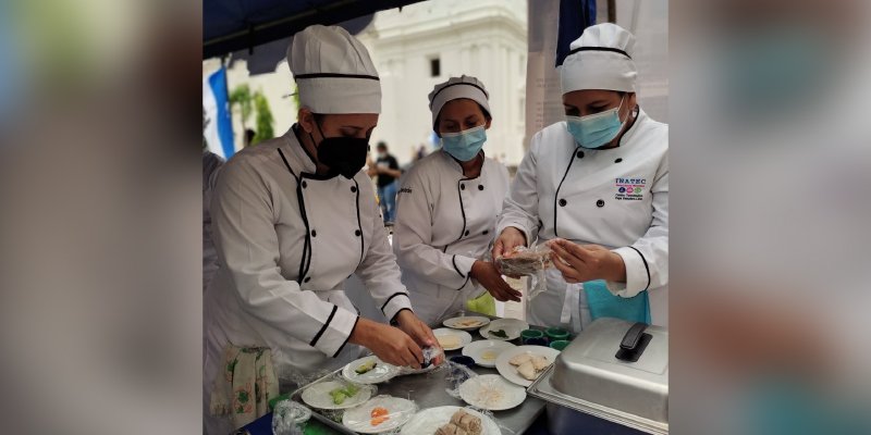 Feria Gastronómica de países Centroamericanos por estudiantes técnicos de León