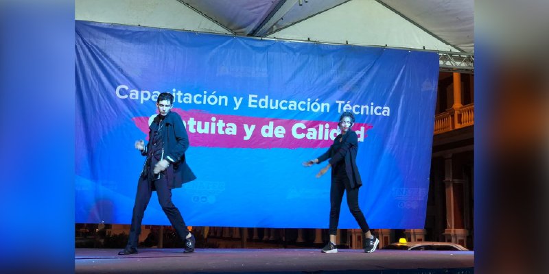 Festival de Bartender y Barismo con estudiantes técnicos de Servicio de Restaurante Bar y cafetería