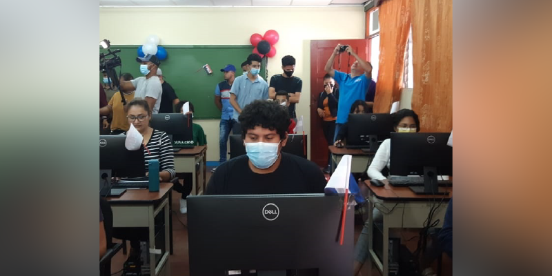 Inauguran equipamiento tecnológico en el Primer día de Clase en Estelí