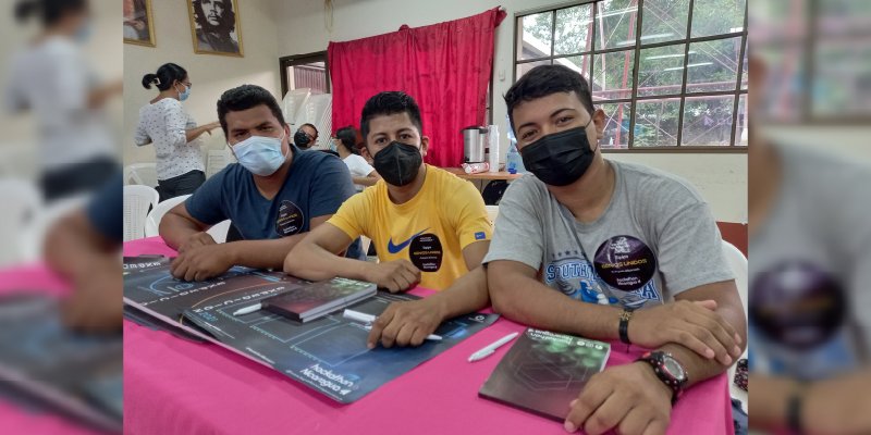 Jóvenes creativos de Chinandega participan en el Ideathon 2021