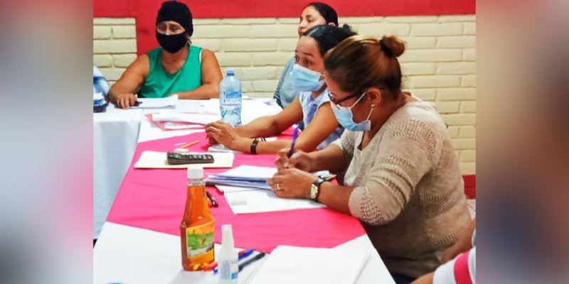Mujeres emprendedoras de Carazo son capacitadas en temas financieros