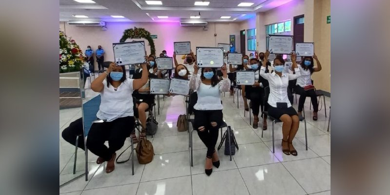 Occidente Celebra Primera Graduación de Docentes en Didáctica del Idioma Inglés