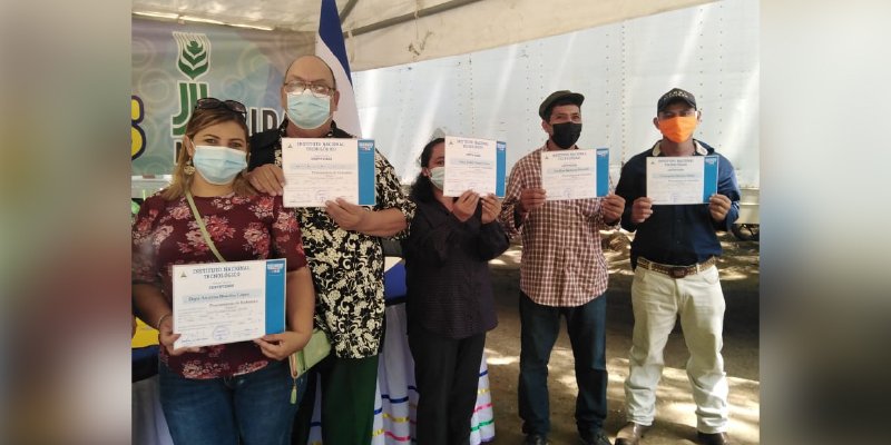 Protagonistas de los Cursos de Agroindustrialización celebraron entrega de Certificados en Jalapa