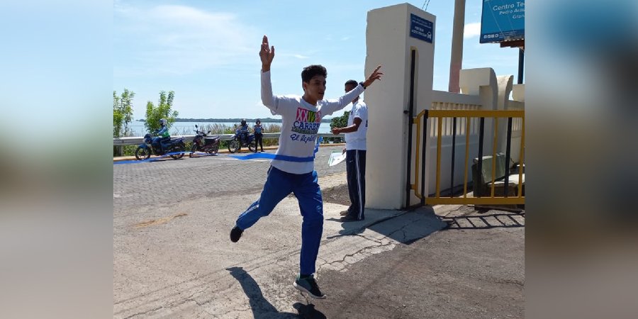 Triatlón por la vida, la salud y la buena convivencia entre estudiantes técnicos