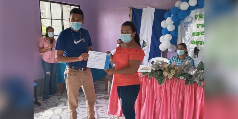 Pobladores de Morrito celebran entrega de certificados de Escuelas Municipales de Oficio