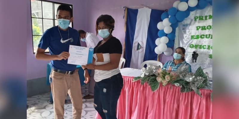 Pobladores de Morrito celebran entrega de certificados de Escuelas Municipales de Oficio