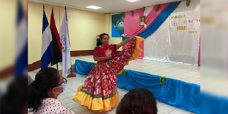 Celebran 156 años del natalicio de la profesora Josefa Toledo de Aguerri