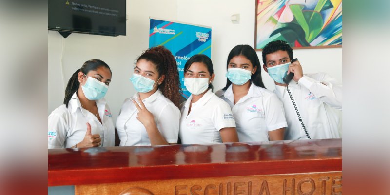 Con Daniel y Rosario la Educación Técnica pasó al servicio del Pueblo Presidente