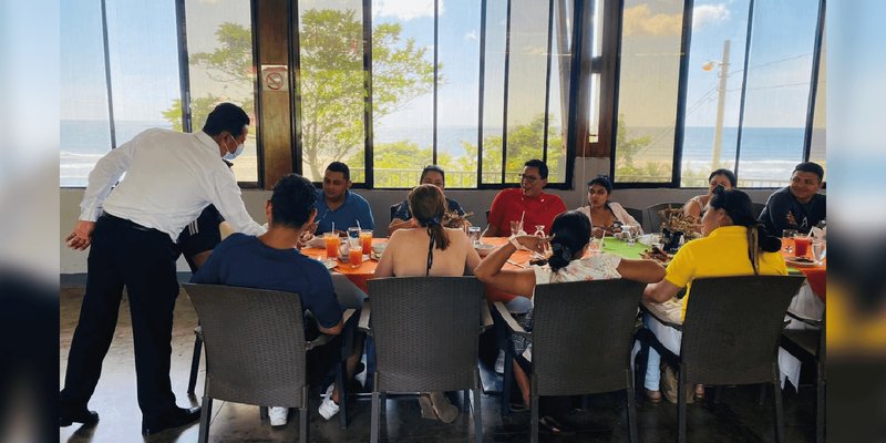 Deléitate de la esmerada atención en la Escuela Hotel Casa Luxemburgo en Pochomil