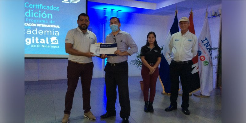 Entusiastas Tecnológicos concluyen Segunda Edición de Certificaciones Internacionales