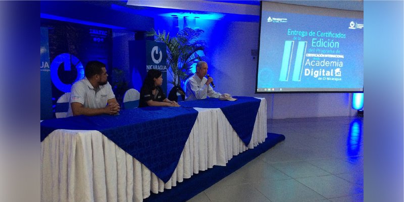 Entusiastas Tecnológicos concluyen Segunda Edición de Certificaciones Internacionales