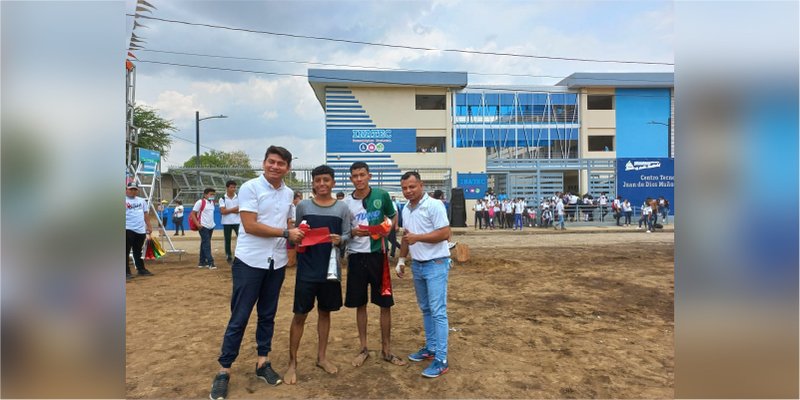 Estudiantes de Centros Técnicos celebran Día Nacional del Deportista