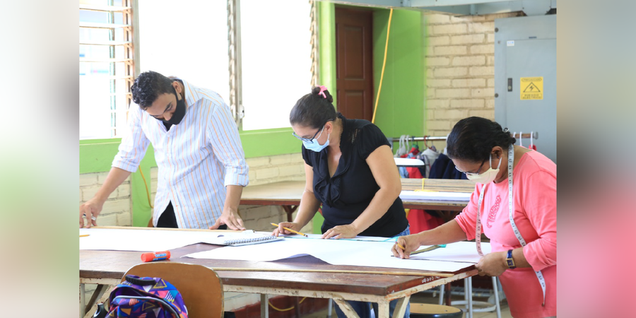 Conocé como fue la primera semana de clases en el Centro Tecnológico Simón Bolívar
