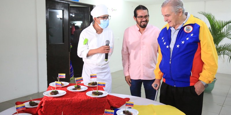Estudiantes Técnicos de Hotelería y Turismo rinden homenaje al Comandante Hugo Chávez