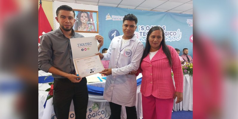 Jalapa celebra Graduación de nuevos profesionales técnicos
