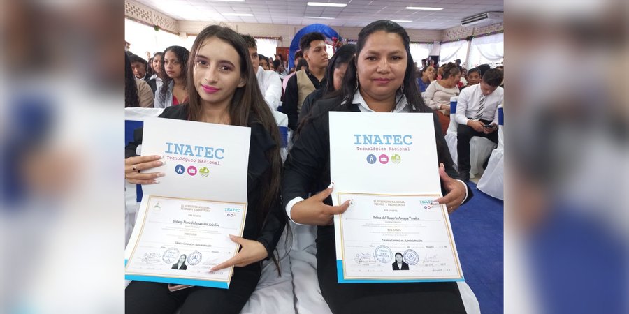 Jalapa celebra Graduación de nuevos profesionales técnicos