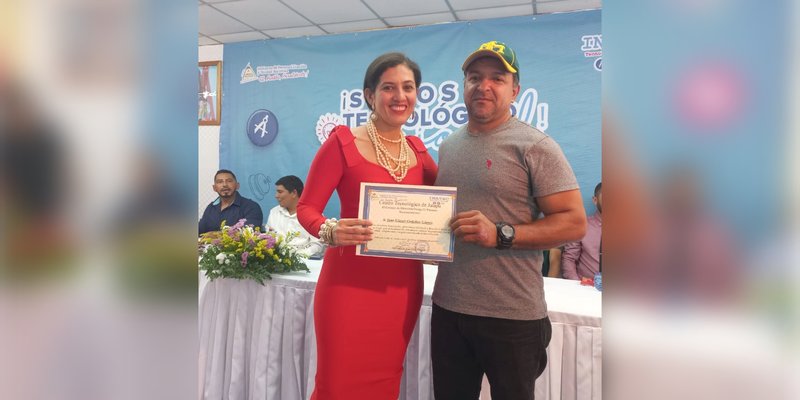 Jalapa celebra Graduación de nuevos profesionales técnicos