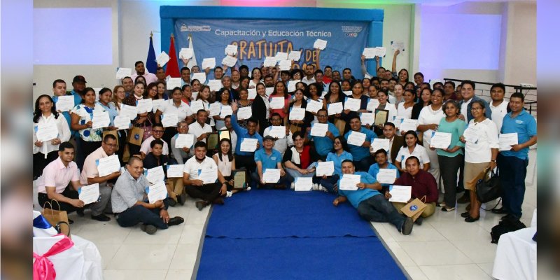 José Romero López: Un Maestro Apasionado por la Contabilidad que inspira a sus estudiantes