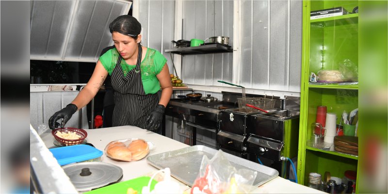 Se especializa para potenciar su negocio de comida rápida, conocé la historia de Álvaro Morales