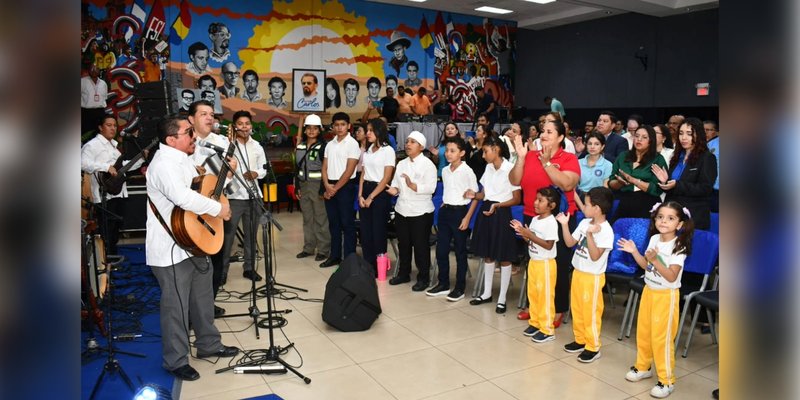 Sistema Educativo Nacional Celebra y Reconoce a Maestros y Maestras de Nicaragua