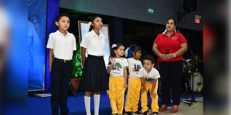 Sistema Educativo Nacional Celebra y Reconoce a Maestros y Maestras de Nicaragua
