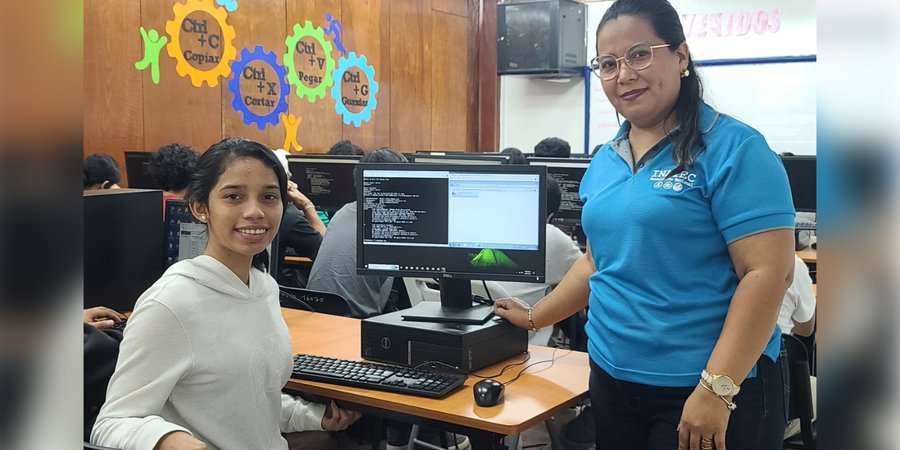Sayra Amador Barrera: Quince Años de Vocación Transformando Vidas desde la Educación Técnica